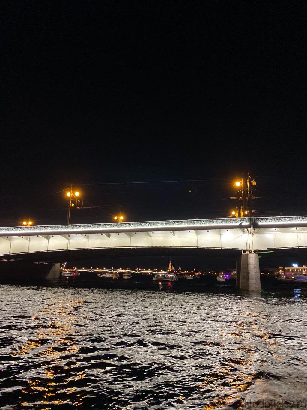 Ночная экскурсия под развод мостов в Санкт-Петербурге