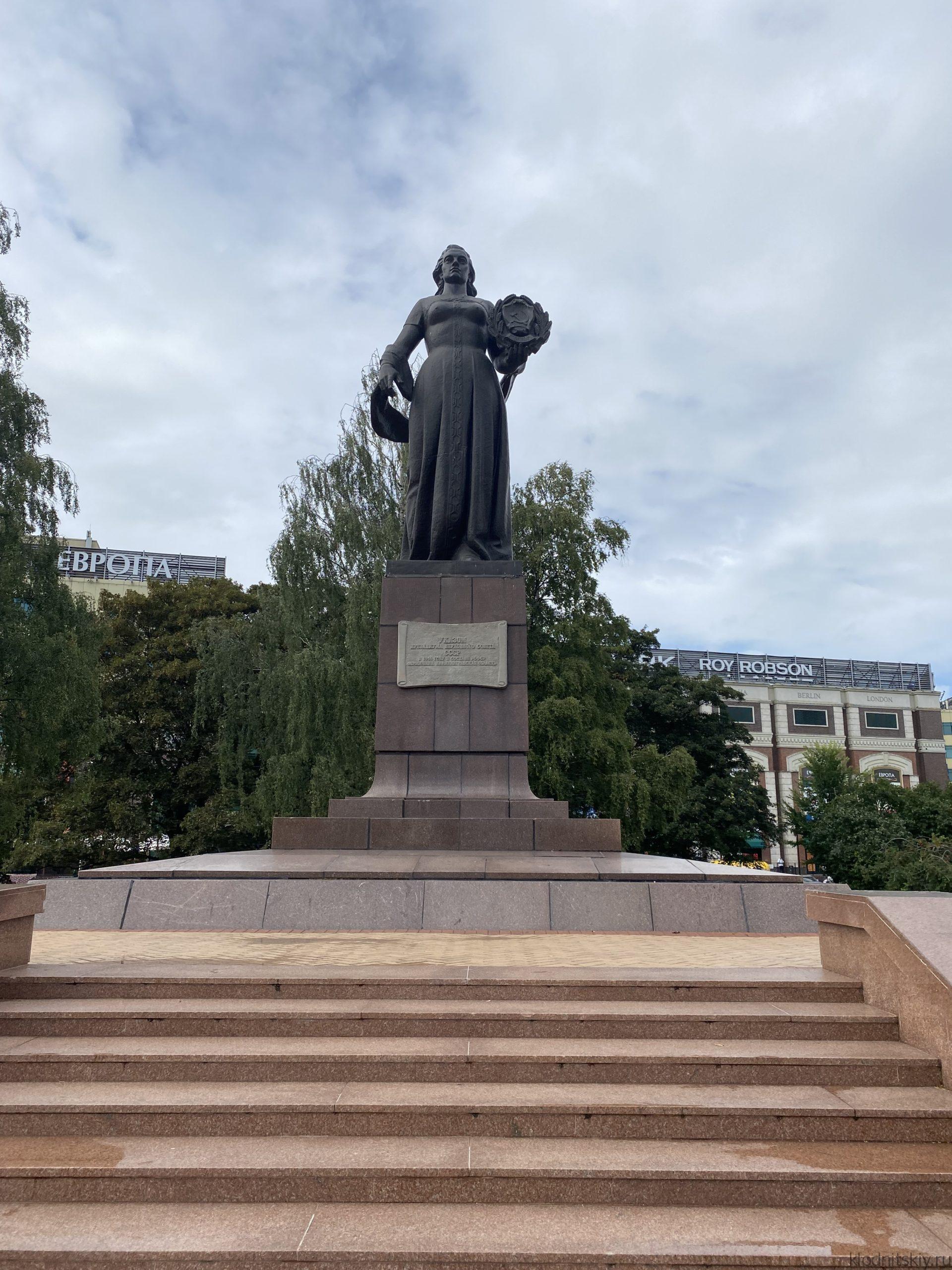 Калининград - памятник Мать-Россия